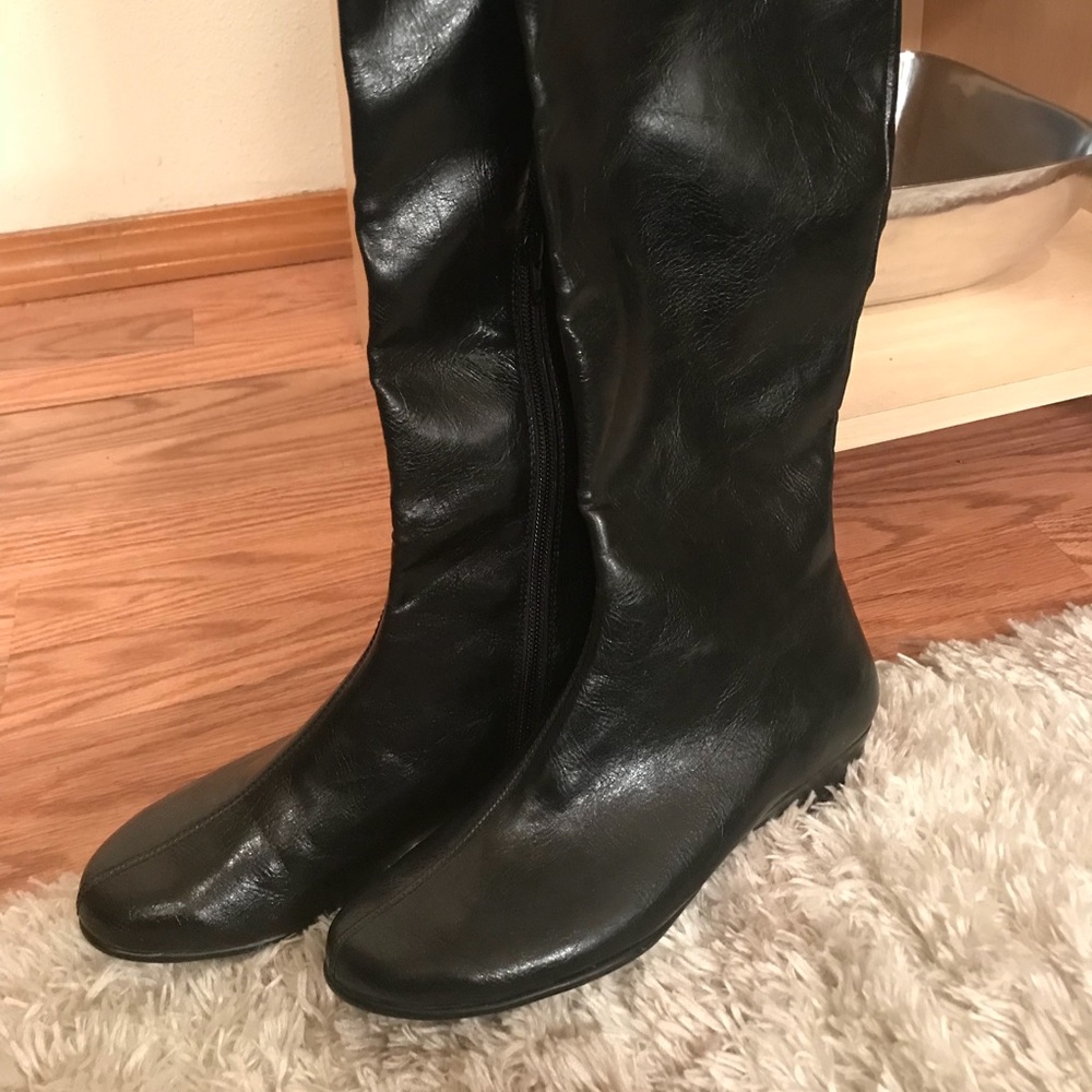 Black high boots size 7